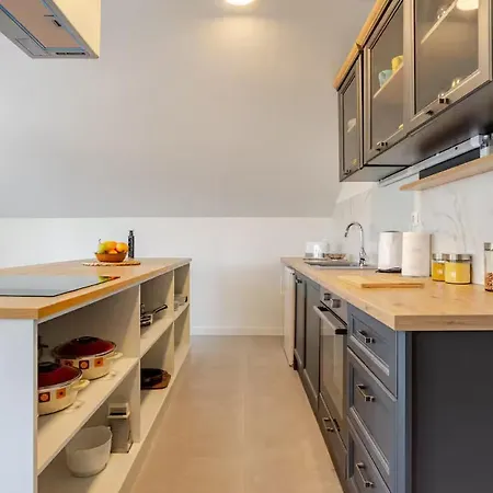 Manuela Appartement Dugi Rat